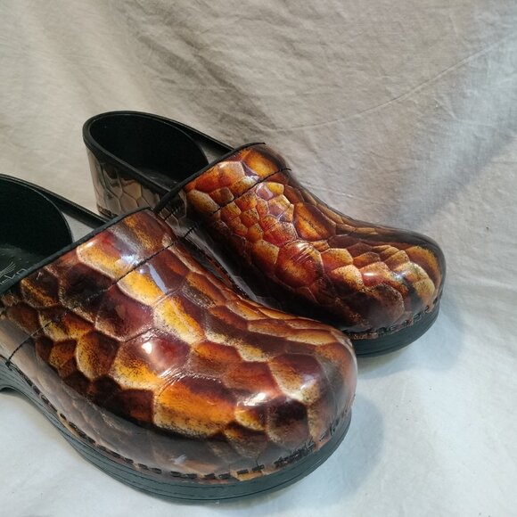 DANSKO Clogs: snake skin print - Picture 2 of 9